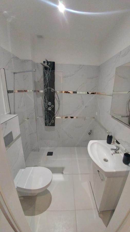 Micadas Apartamenty Пясечно Екстериор снимка
