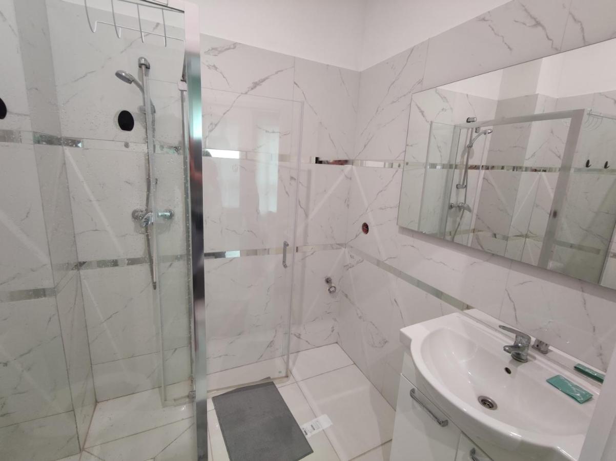 Micadas Apartamenty Пясечно Екстериор снимка