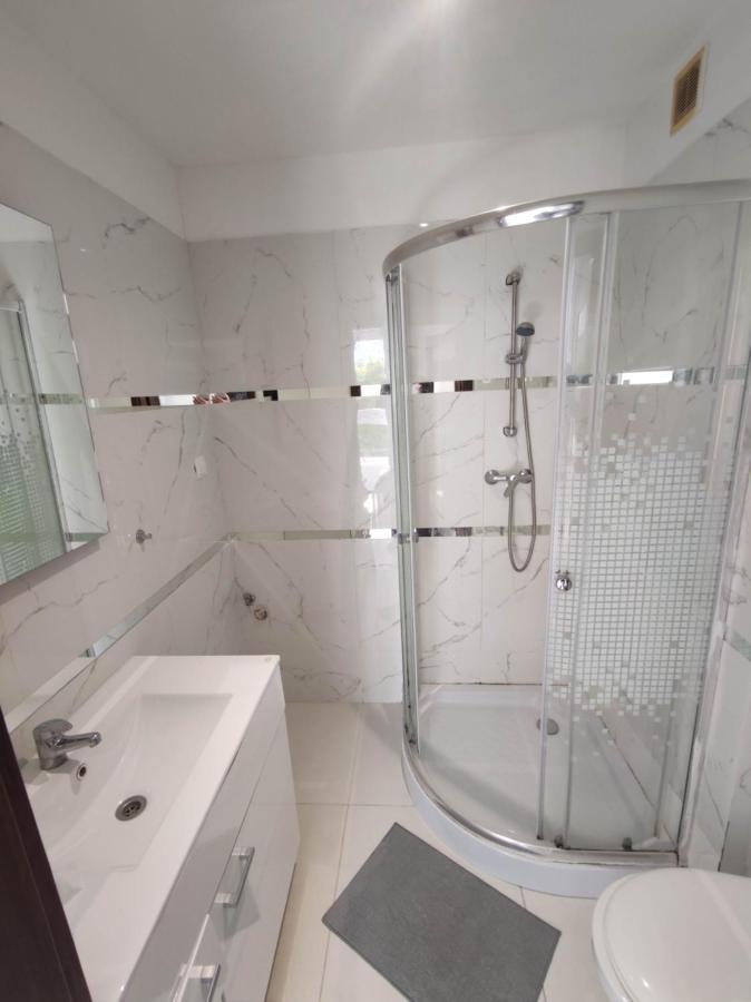 Micadas Apartamenty Пясечно Екстериор снимка